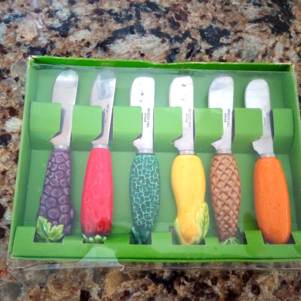 Set of spreaders/knives